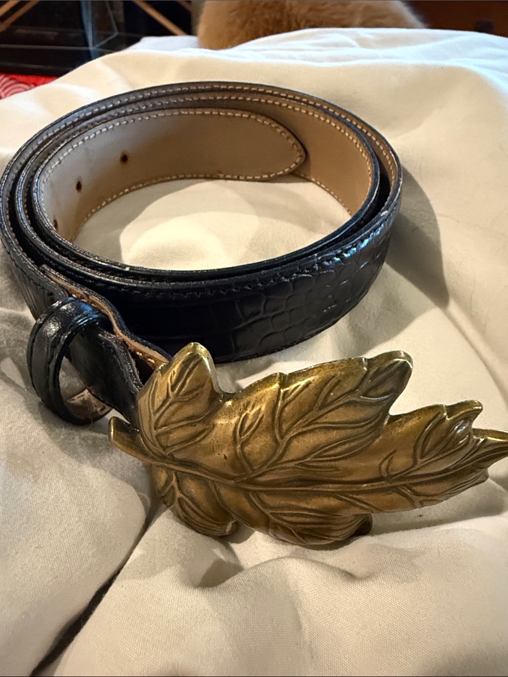 Talbots Genuine Leather Black Belt Gold Leaf Closure Size Large